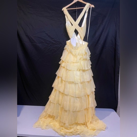 Mac Duggal 67988 Yellow Chiffon Halter Tiered Gown with Plunge Neckline, size 16 - Picture 6 of 7